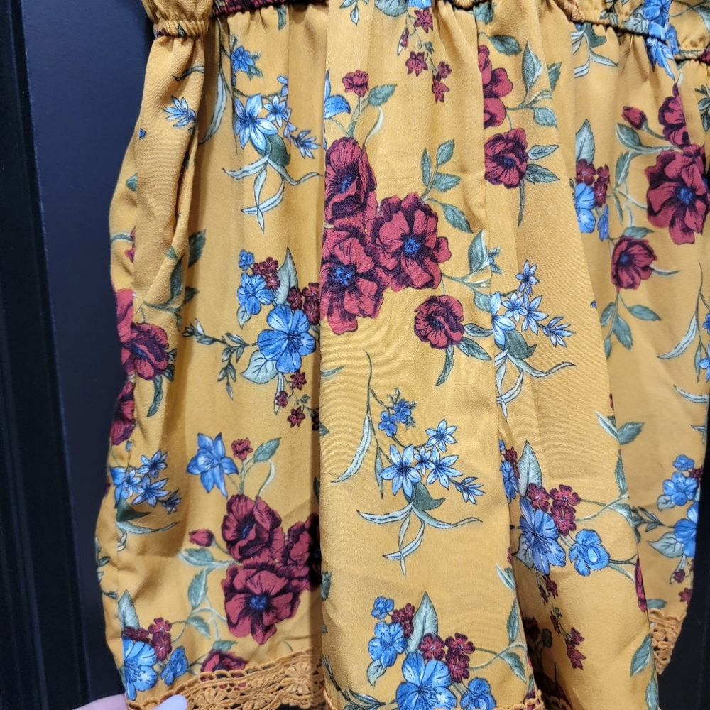 Beautiful Romper - Picture 2 of 7